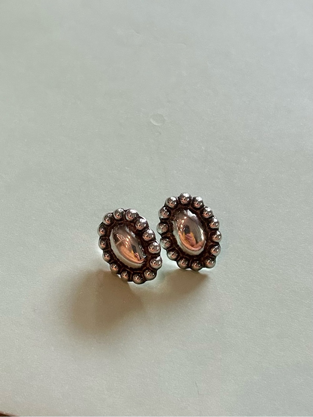 1980’s Southwestern Oval Sterling Silver Earrings with 925 Beaded Halo Vintage! - Picture 6 of 9